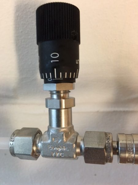 Co2 metering valve medium