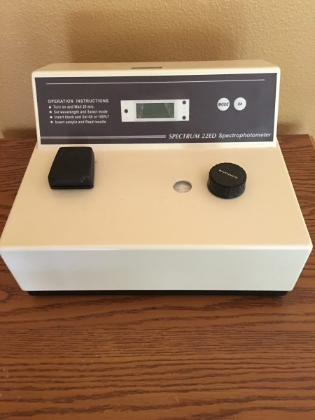 Lab spectrophotometer for density measurments with algae.